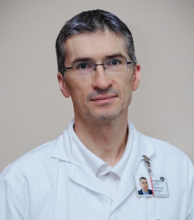 Doktor Dermatolog Jiří Parek